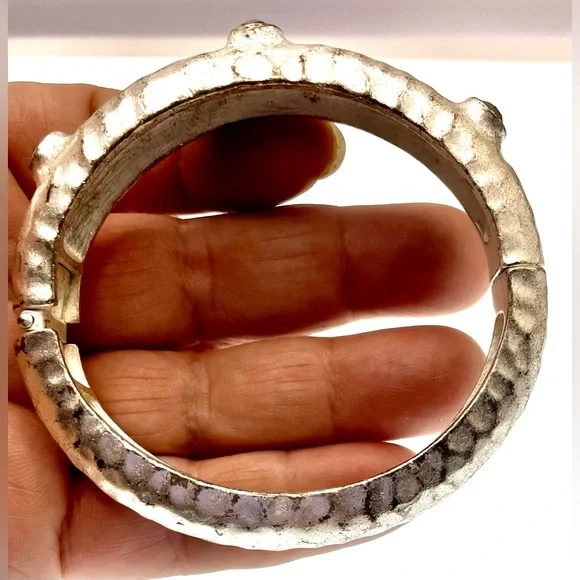 VTG Matte Silver Tone Hammered Design Hinged Bracelet Faceted Amethyst Crystals - Picture 7 of 9